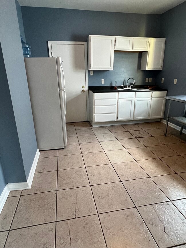 Building Photo - 3030 Toulouse St