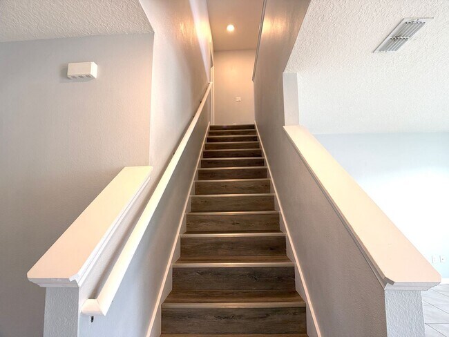 Building Photo - Move-In Ready • Lawn Care Included • Pet-Friendly!