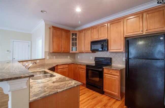 Building Photo - 332 Highland Point Dr