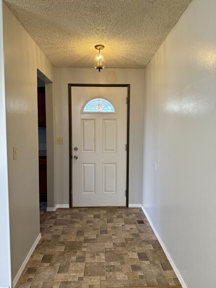 Building Photo - 5363 Gatewood Dr