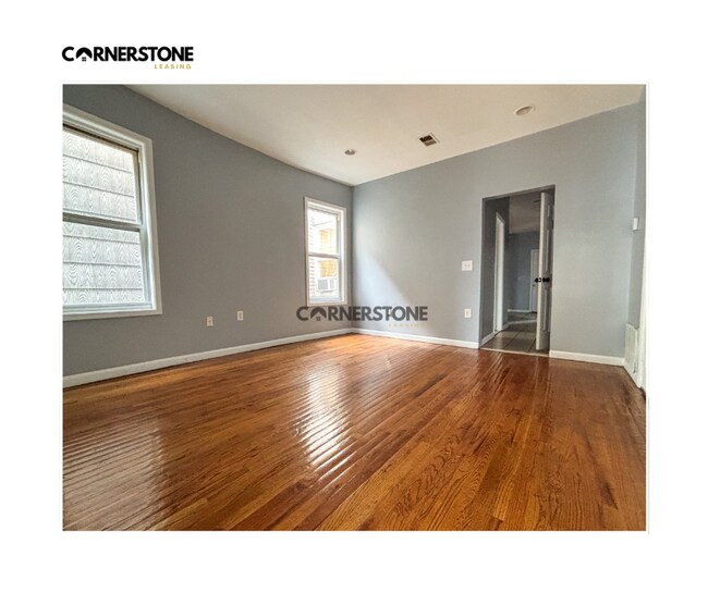 Building Photo - 483 Avon Ave