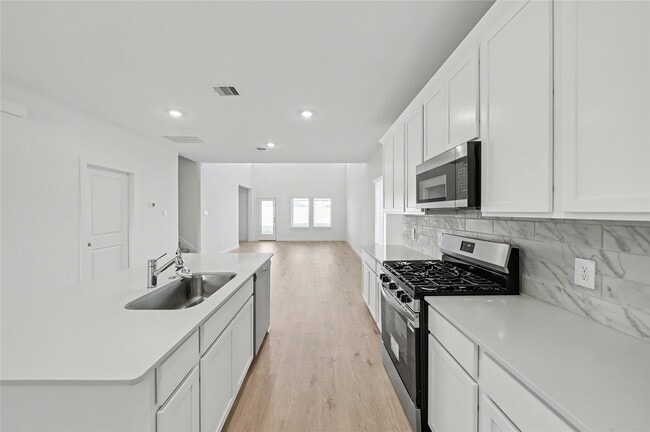 Building Photo - 4307 Camden Lakes St