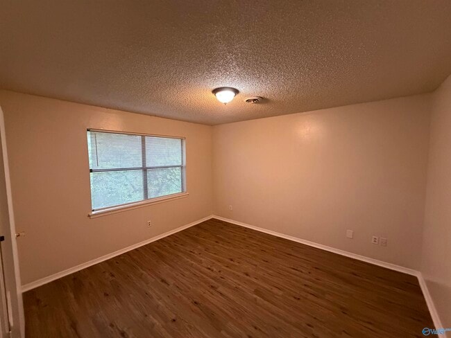 Building Photo - 12326 Chicamauga Trail SE
