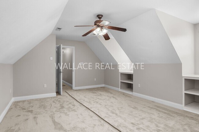 Building Photo - PRICE REDUCTION!!  FARRAGUT: TWO STORY 3 B...