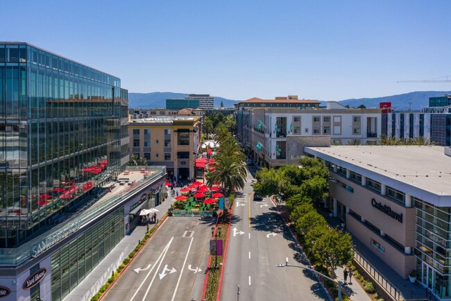 Building Photo - 334 Santana Row