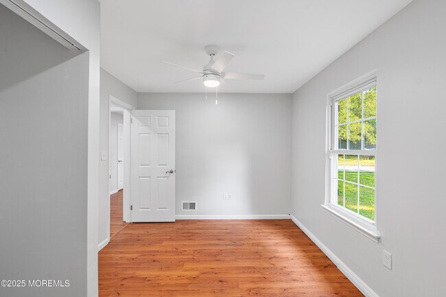 Building Photo - 61 Berkshire Dr