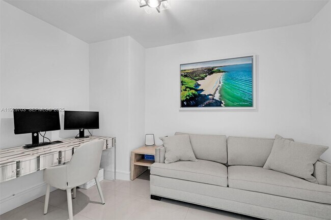 Building Photo - 2831 N Ocean Blvd