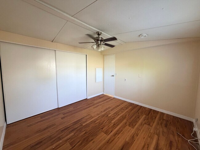 Building Photo - FIRST MONTH'S RENT FREE! 2/1.5 IN SPRINGWOOD PARK