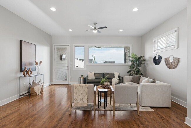 Building Photo - 410A 33rd Ave N-