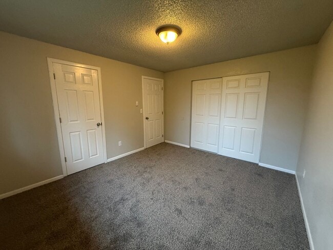 Building Photo - BRAND NEW 5 bed House in Tacoma School District!