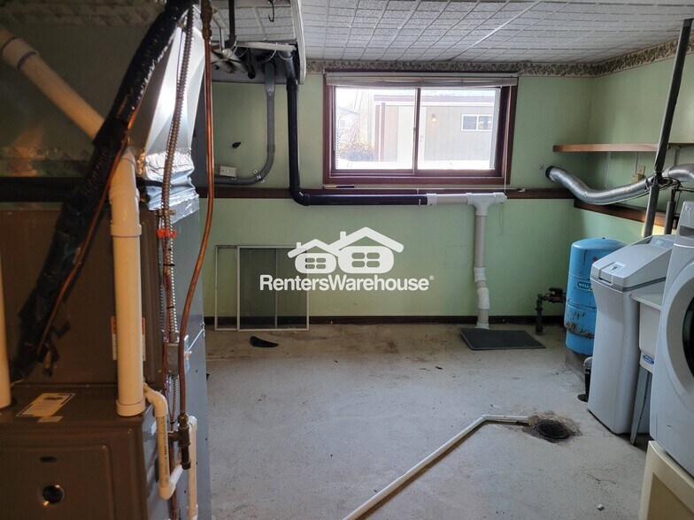 Building Photo - 1465 Cottonwood Rd