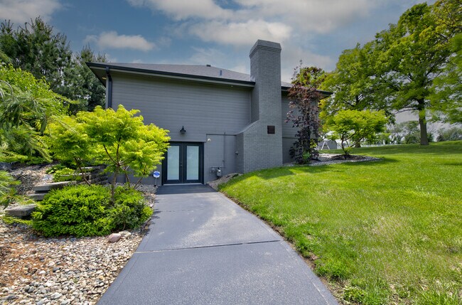Building Photo - 4606 S 184th Plaza