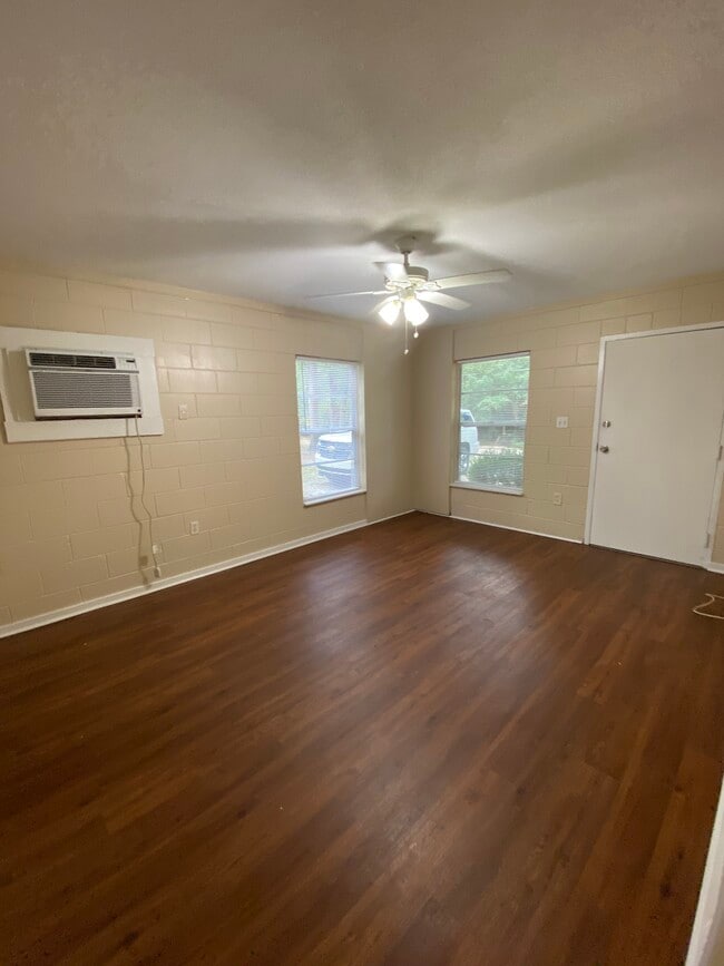 Building Photo - CCSW Four - 5011