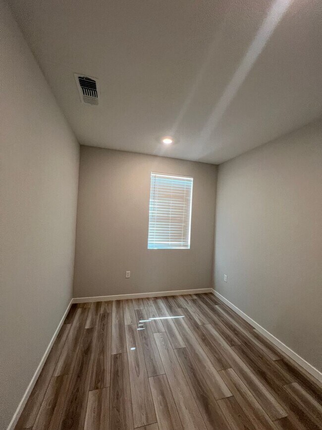Building Photo - Gorgeous 4 Bedroom and 3 Bathroom Home in Wildhawk North Development $3,100 plus utilities and solar