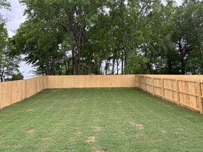 Building Photo - 224 Blue Bird Ln