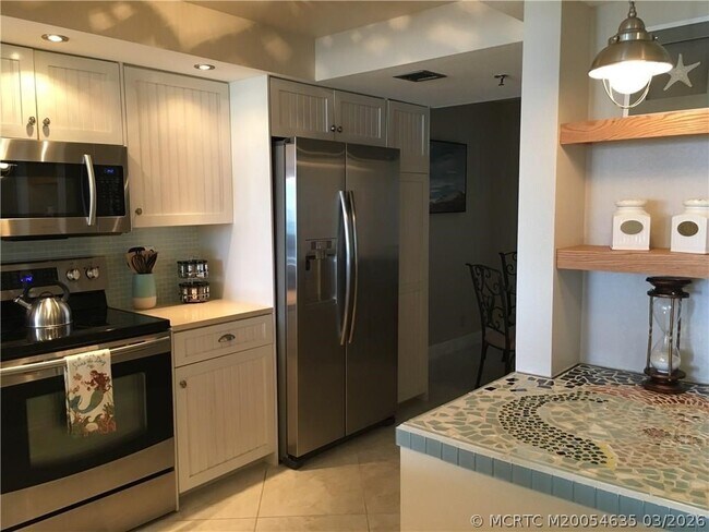 Building Photo - 9600 S Ocean Dr