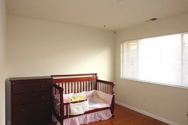 Building Photo - 455 Mill River Ln
