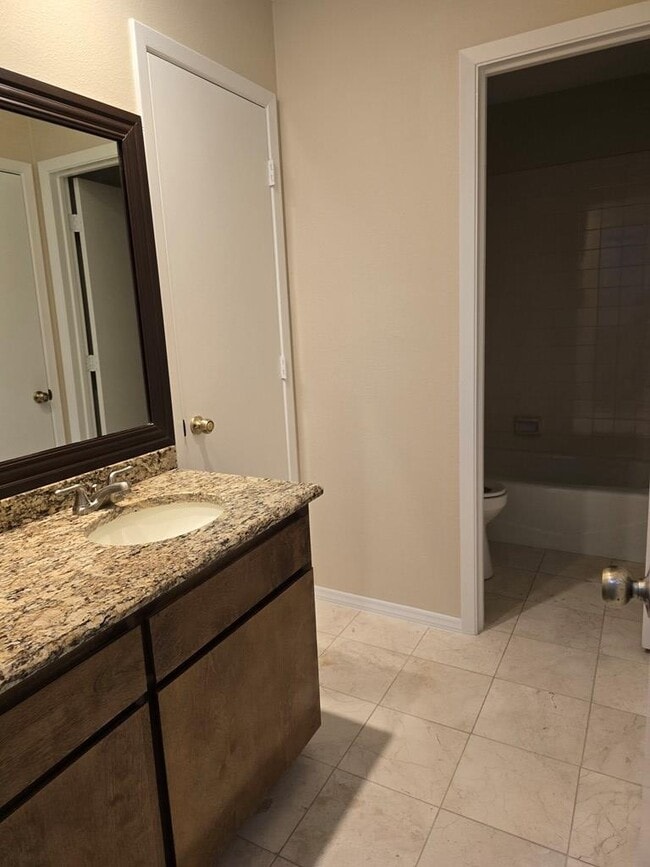 Building Photo - 6 Sunnygrove Dr