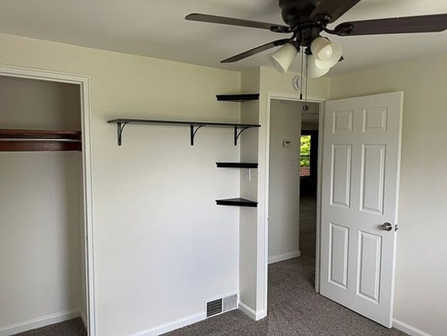 Building Photo - 3548 Brinway Dr
