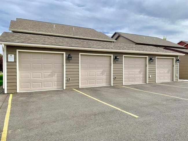 Building Photo - 3758 Travertine Way