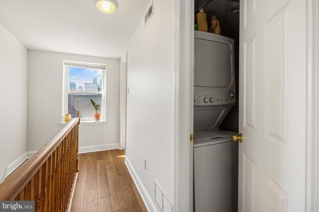 Building Photo - 1608 Swain St