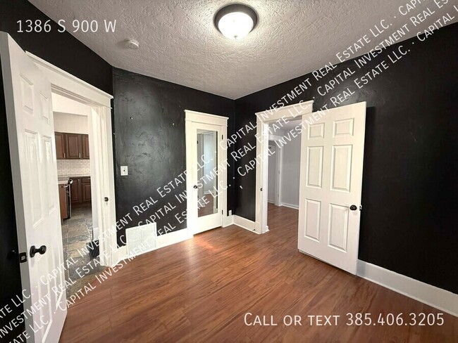 Building Photo - 1386 S 900 W