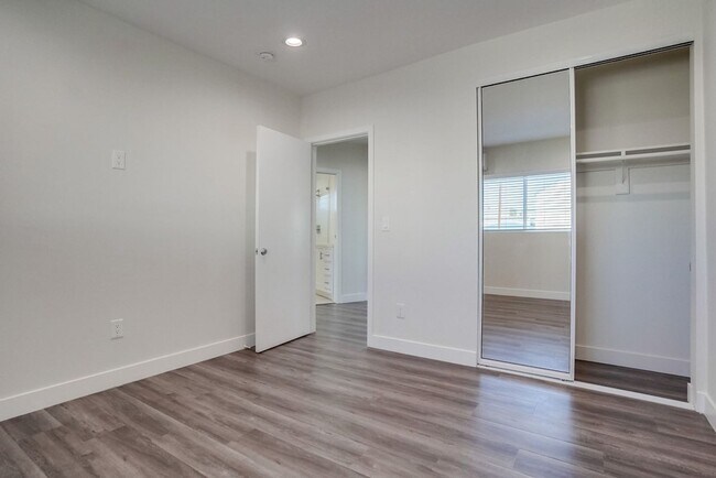 Building Photo - 715 N Marlborough Ave