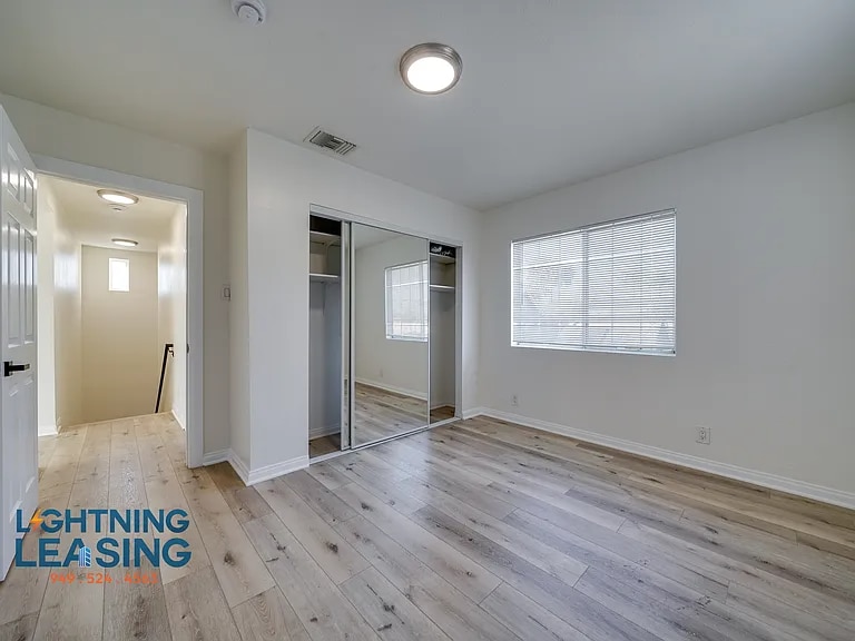 Building Photo - 2134 Cloverdale Ave