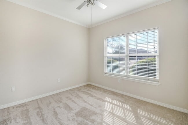 Building Photo - 102 Whipperwill Way