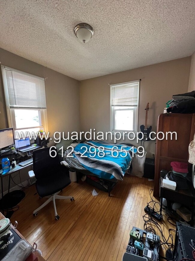 Building Photo - House Available Now, Updated Kitchen & Bath, Lofted Upstairs, Fenced Yard, Garage, Central A/C