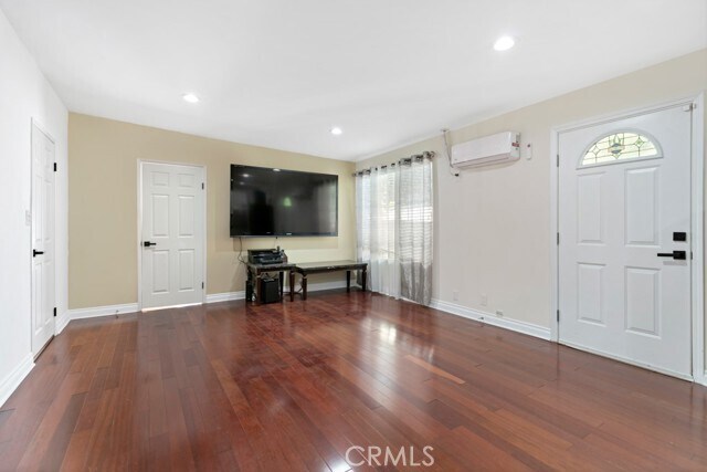 Building Photo - 5719 Beckford Ave