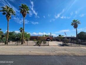 Building Photo - 8933 E Old Spanish Trail