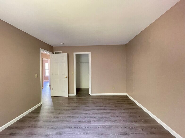 Building Photo - 636 Canary Estates Dr