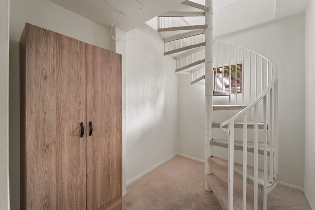 Building Photo - 2400 5th Ave