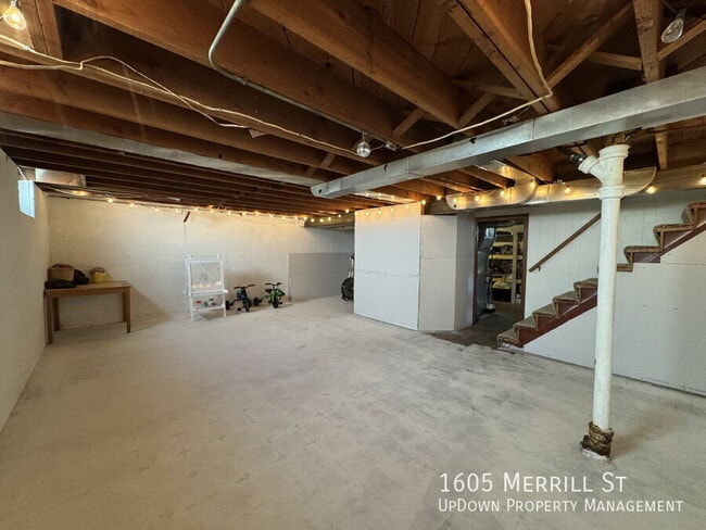 Building Photo - 1605 Merrill St