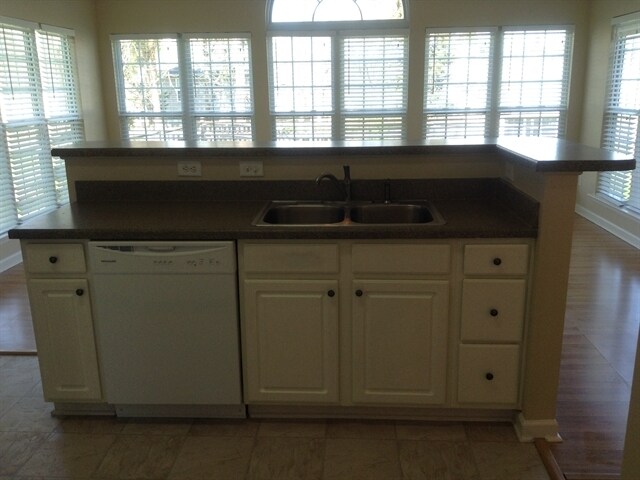 Building Photo - 13436 Planters Row Dr