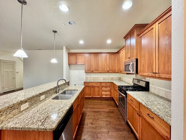 Building Photo - COMING SOON INQUIRE WITHIN- Beautiful 5 bdrm  and master on the main Home in Lacamas Meadows subd...