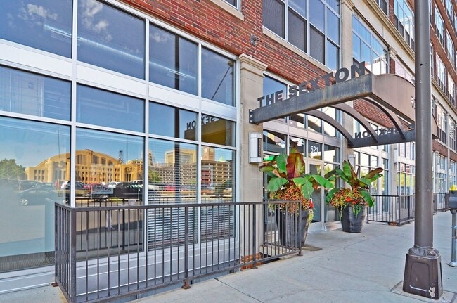 Building Photo - *Rarely Available* 3 Bedroom 2 Bathroom Penthouse At The Sexton Lofts!