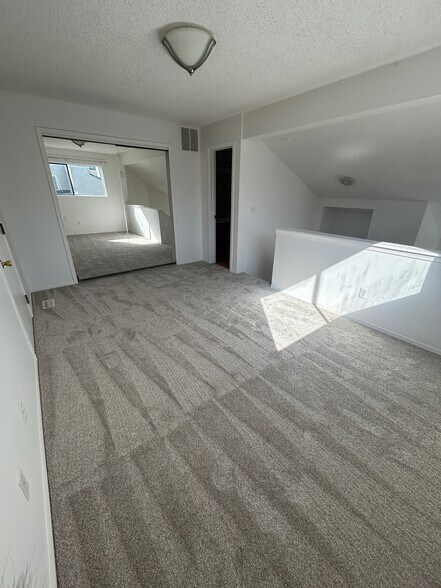 Building Photo - 1845 Kendall St