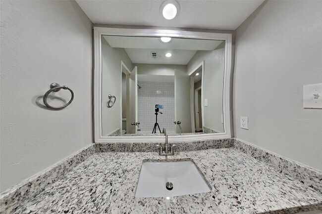 Building Photo - 6214 Arcadian Shores Dr