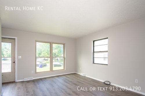 Building Photo - 1616 E Elm St