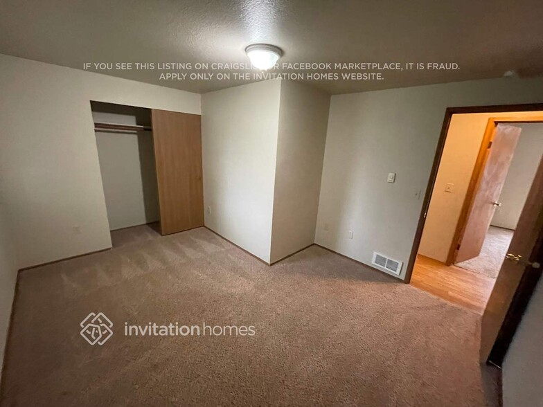 Building Photo - 32616 16th Ct SW