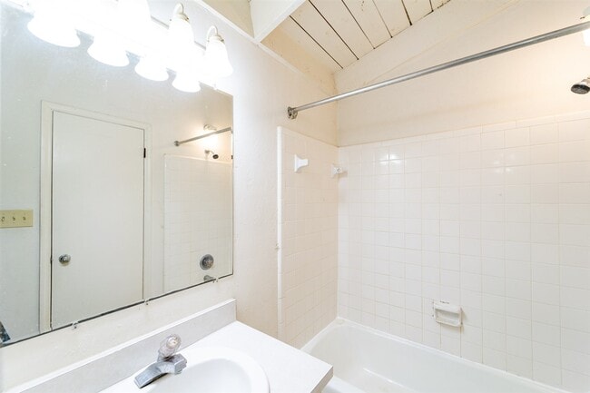 Building Photo - 1349 Rumba Ln