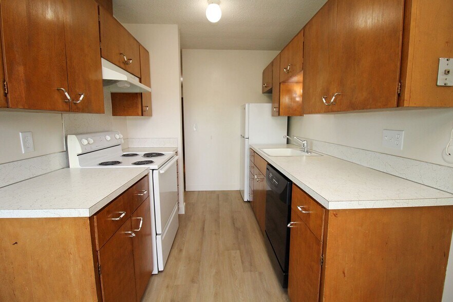 Building Photo - 1001 SW Woods St