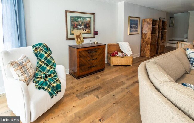 Building Photo - 13230 Falls Rd