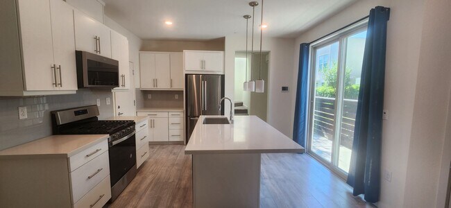Building Photo - 2 Bedroom 2.5 Bathroom home at the Mill on Broadway