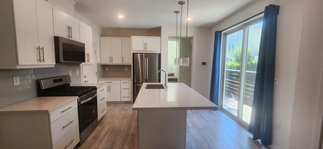 Building Photo - 2 Bedroom 2.5 Bathroom home at the Mill on...