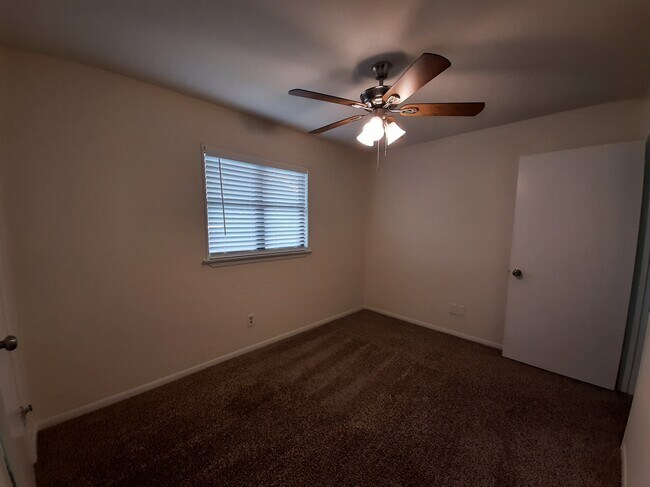 Building Photo - 4318 Jenny Ln
