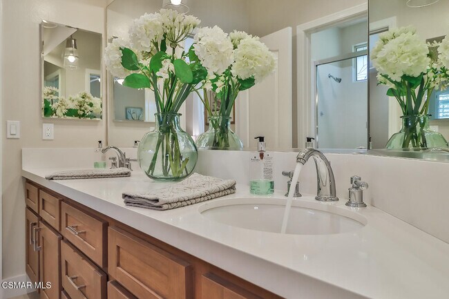 Building Photo - 1808 Crystal View Cir