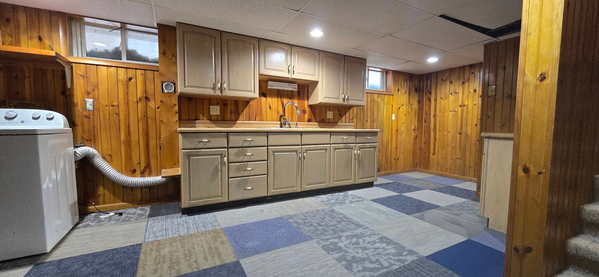 Building Photo - 1420 Thompson Ave